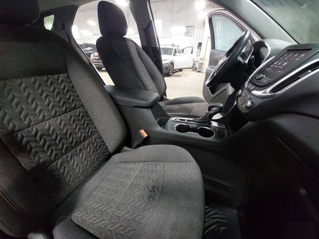 Used 2022 Chevrolet Equinox LT AWD/4WD image 10
