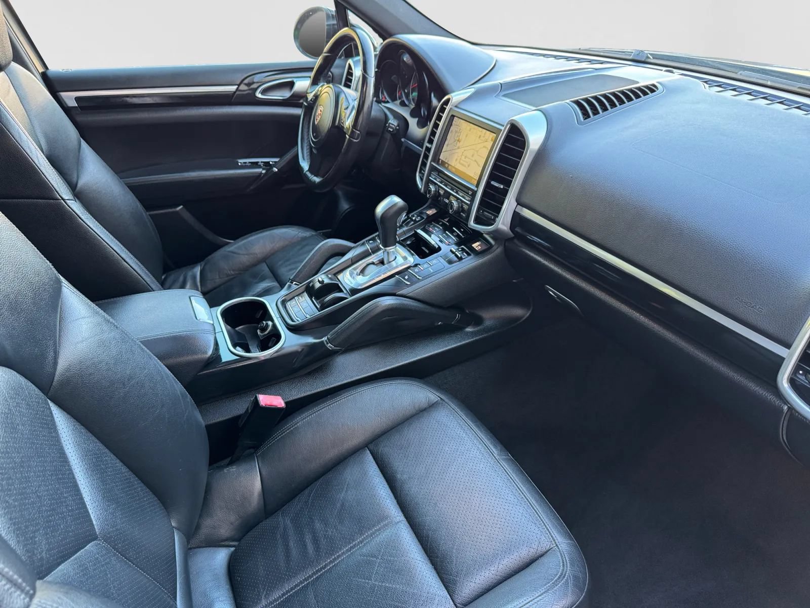 Used 2011 Porsche Cayenne AWD/4WD image 24