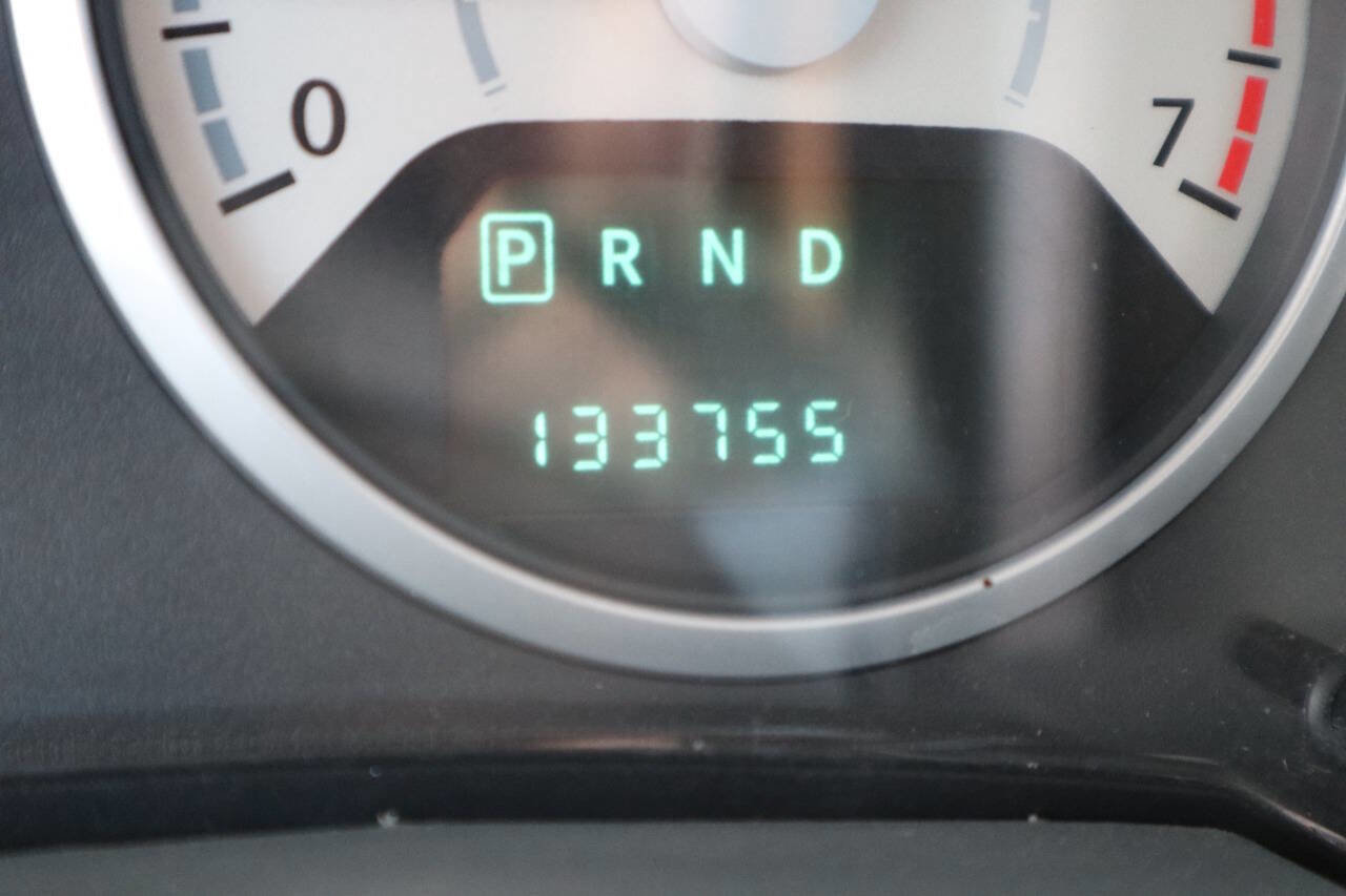 Used 2010 Chrysler Town & Country Touring image 35