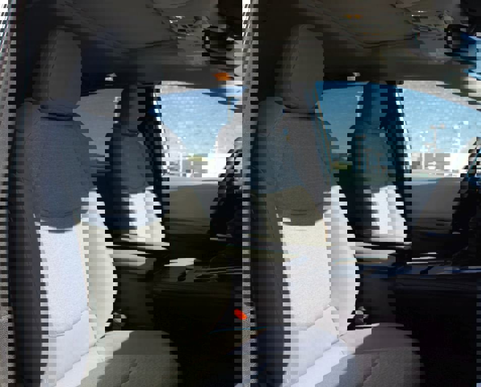 Used 2025 Toyota Sienna LE image 23