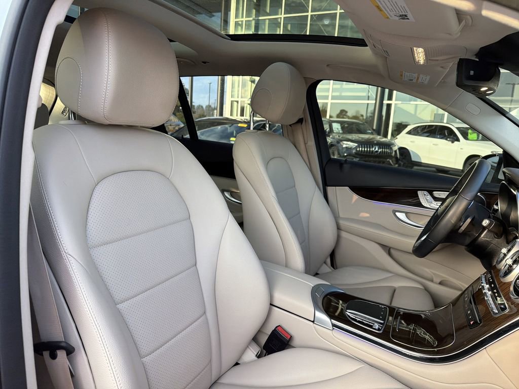 Used 2022 Mercedes-Benz GLC 300 4MATIC image 18