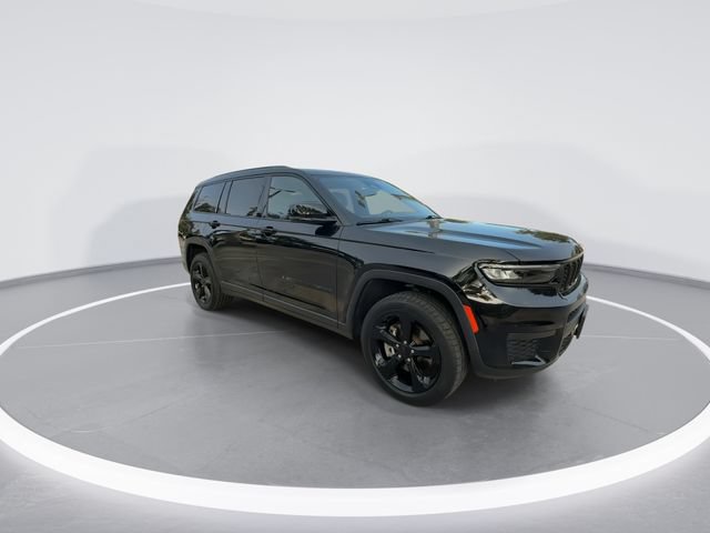 Used 2022 Jeep Grand Cherokee L Laredo RWD image 2