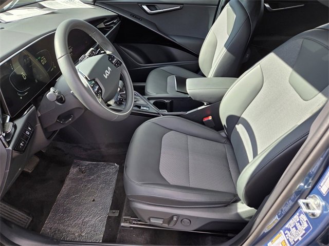 Certified 2025 Kia Niro EX image 9