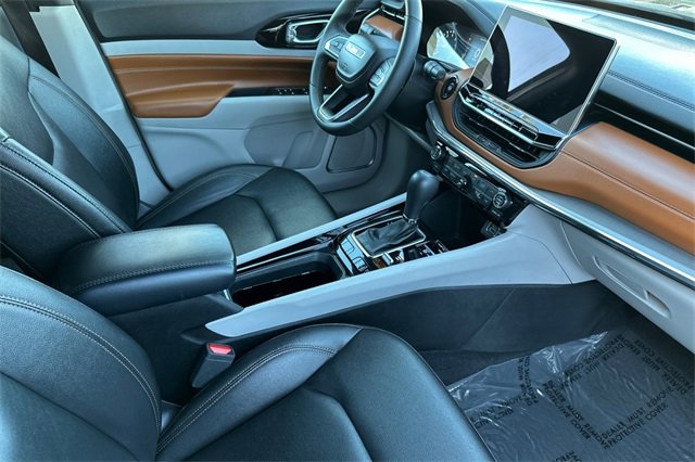 Certified 2024 Jeep Compass Limited image 17