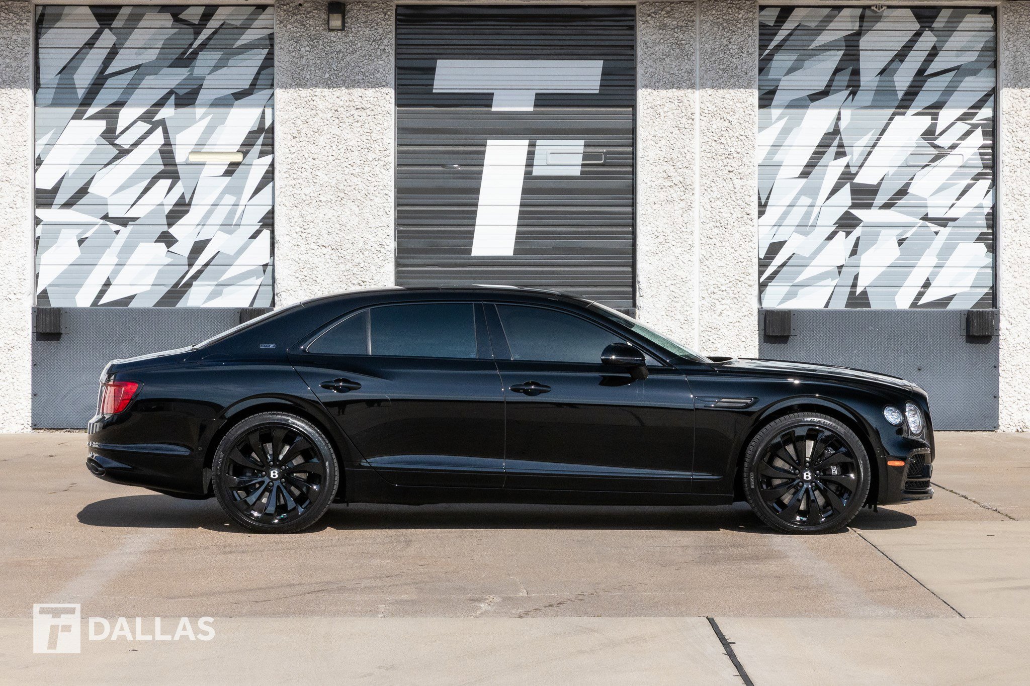 Used 2024 Bentley Flying Spur V8 image 18