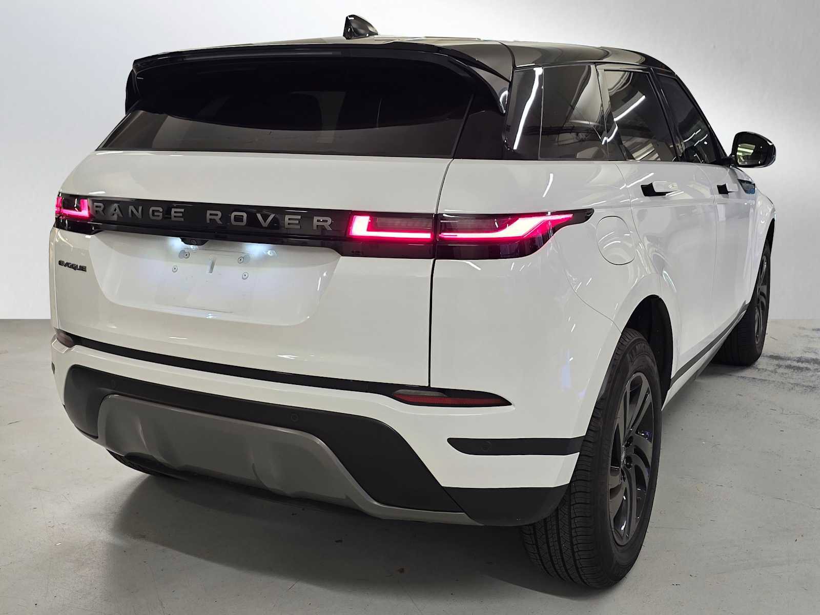 Used 2026 Land Rover Range Rover Evoque S image 5