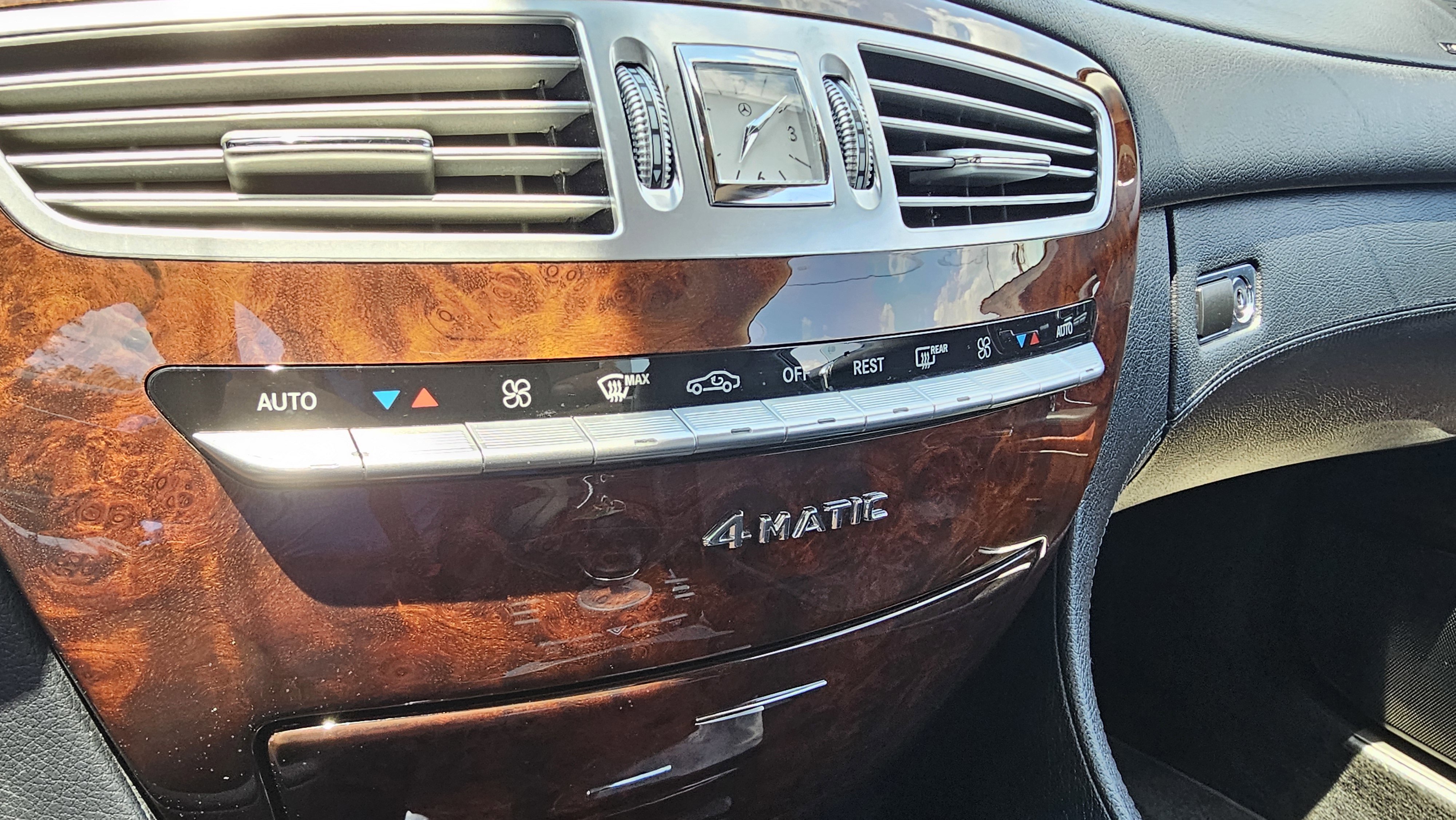 Used 2012 Mercedes-Benz CL 550 4MATIC w/ Sport Pkg image 29