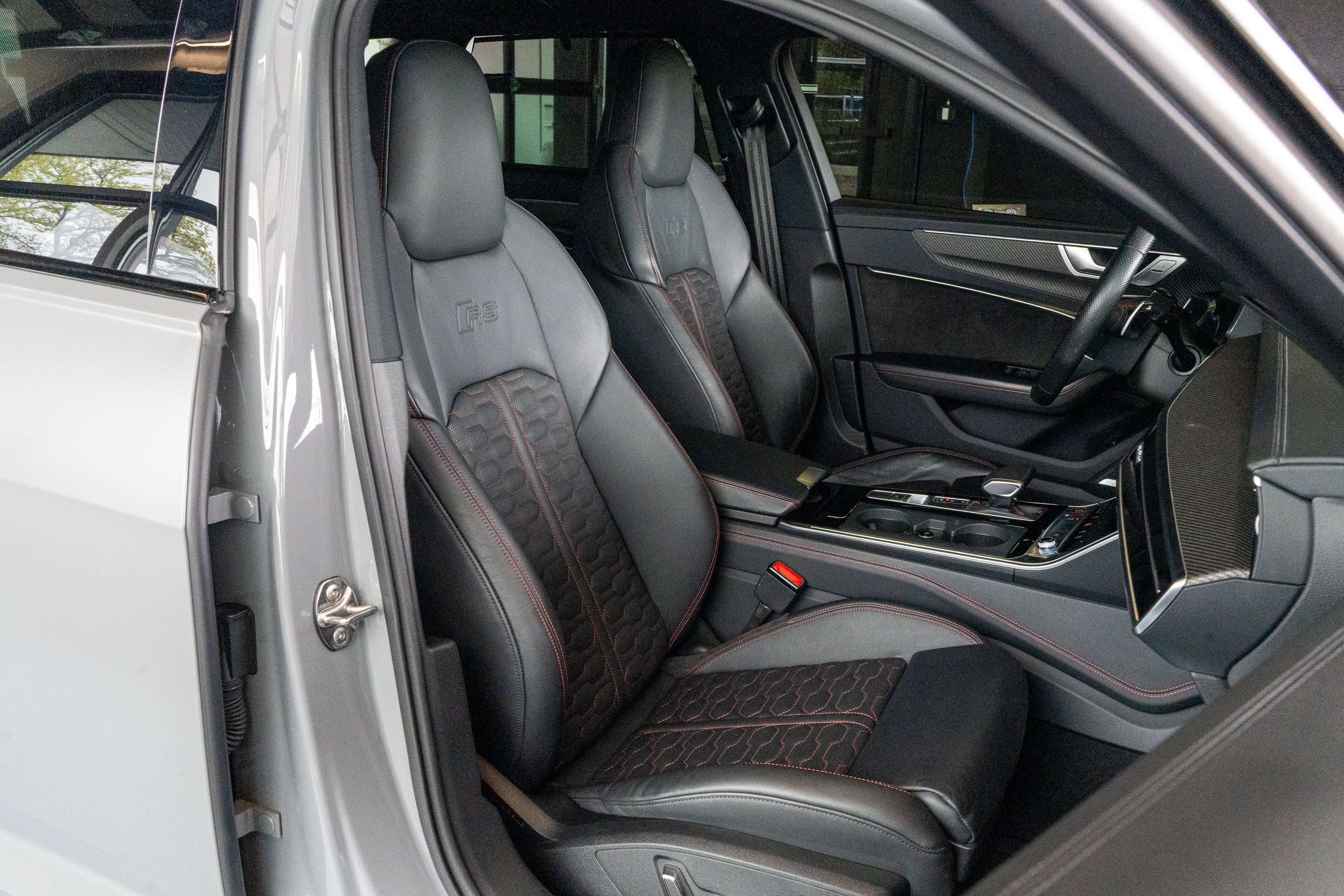 Used 2021 Audi RS 6 AWD/4WD image 32