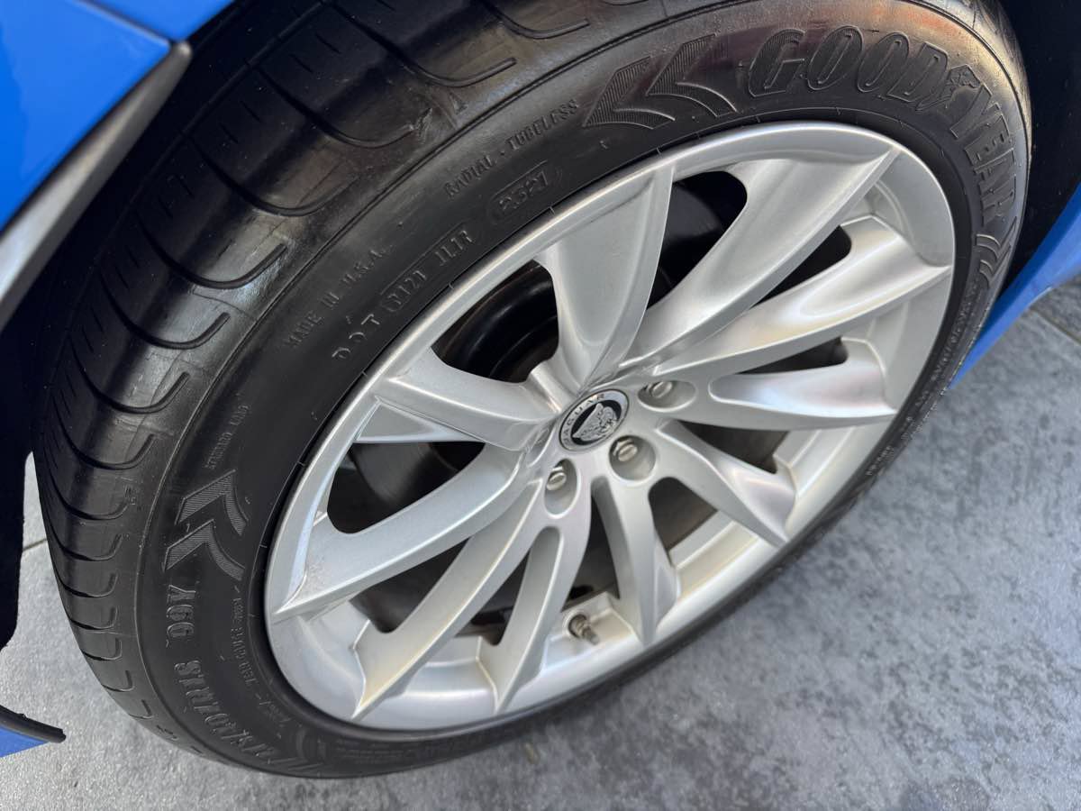 Used 2018 Jaguar F-TYPE Coupe RWD image 24