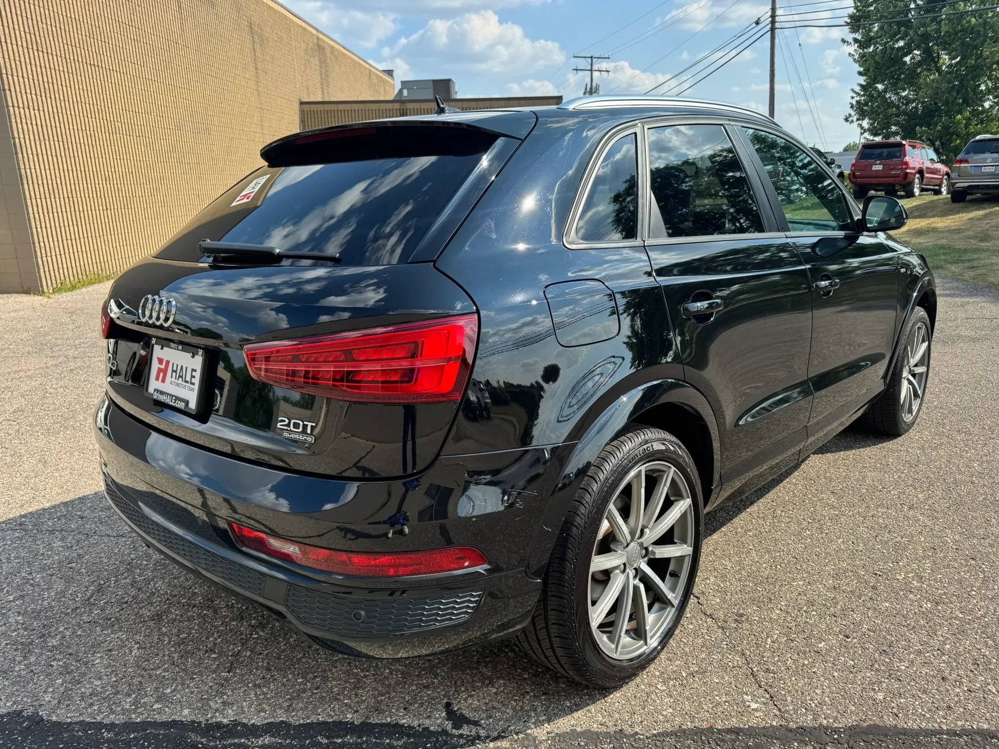 Used 2018 Audi Q3 2.0T Premium AWD/4WD image 9