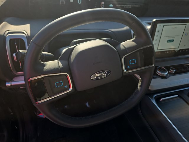 Used 2025 Ford Expedition Active AWD/4WD image 18