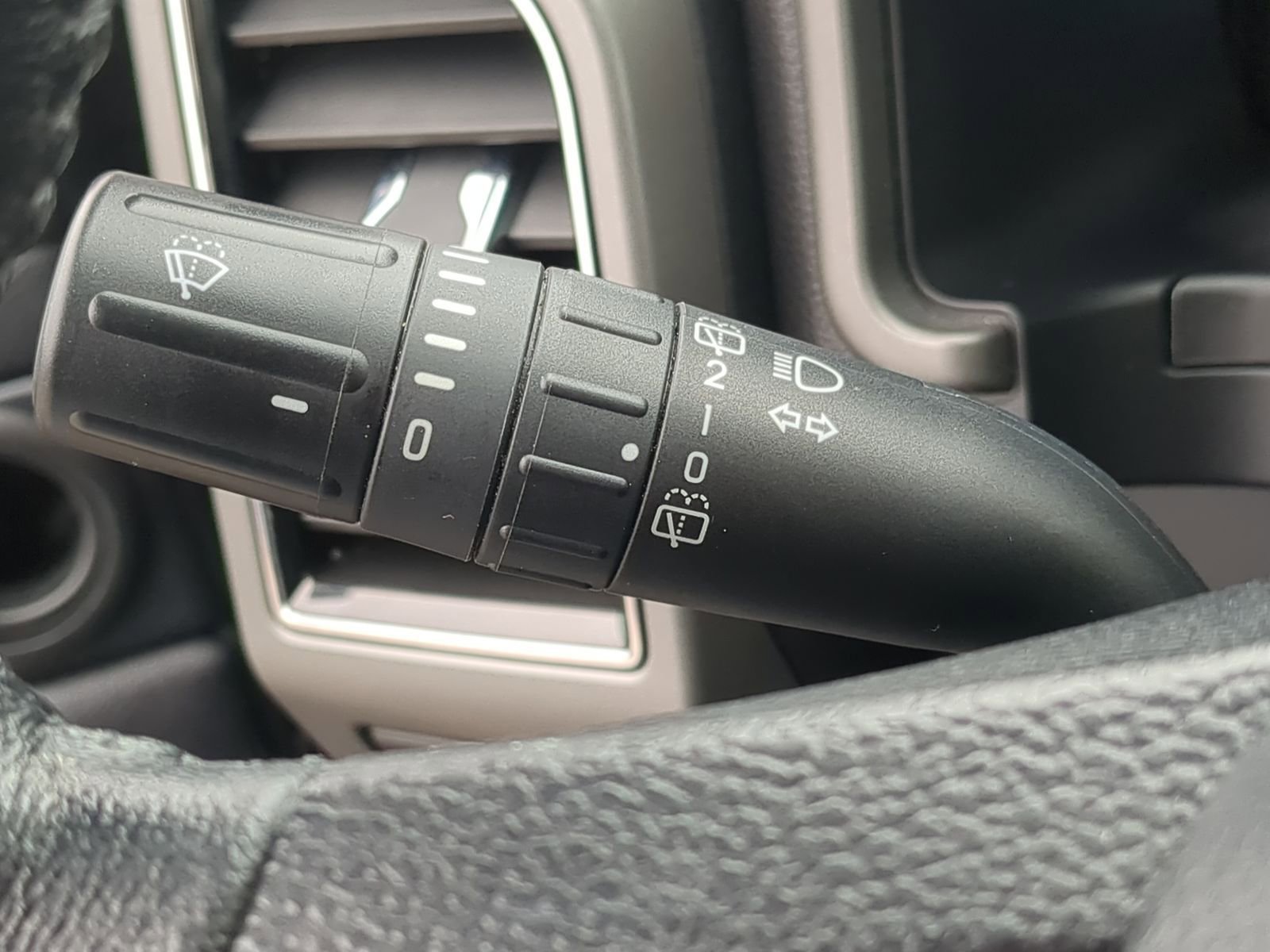 Used 2020 Ford Expedition XLT w/ Equipment Group 202A image 32