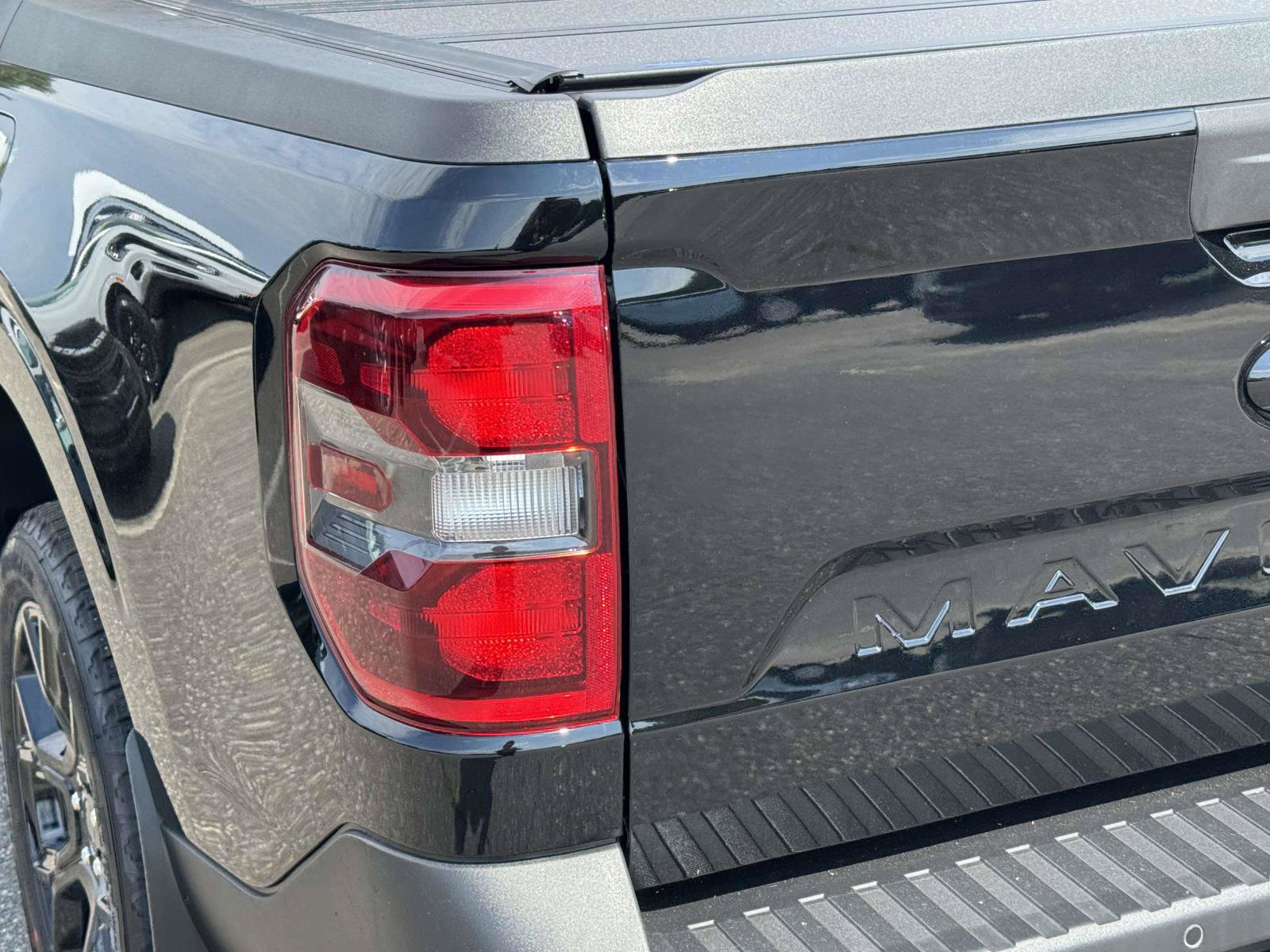 New 2026 Ford Maverick XLT w/ XLT Luxury Package AWD/4WD image 9