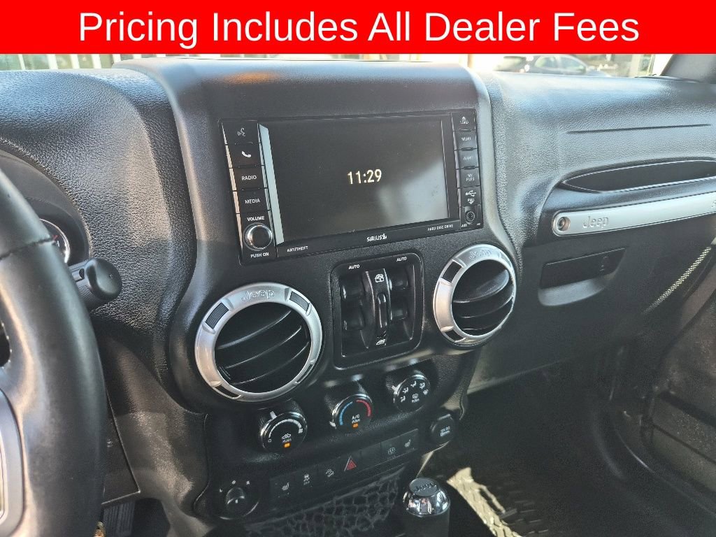 Used 2016 Jeep Wrangler Unlimited Rubicon AWD/4WD image 9