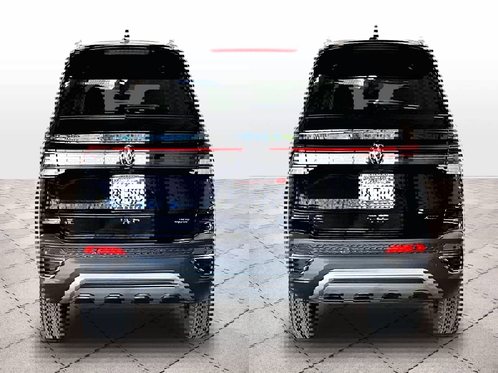 Used 2025 Volkswagen Taos SEL image 7