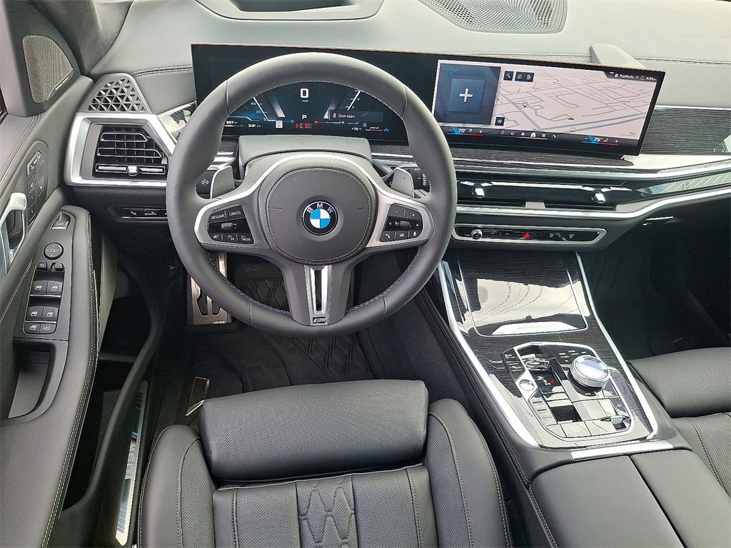 New 2026 BMW X7 M60i image 2