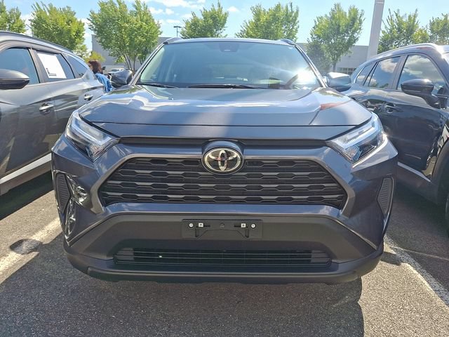 Used 2025 Toyota RAV4 XLE AWD/4WD image 2