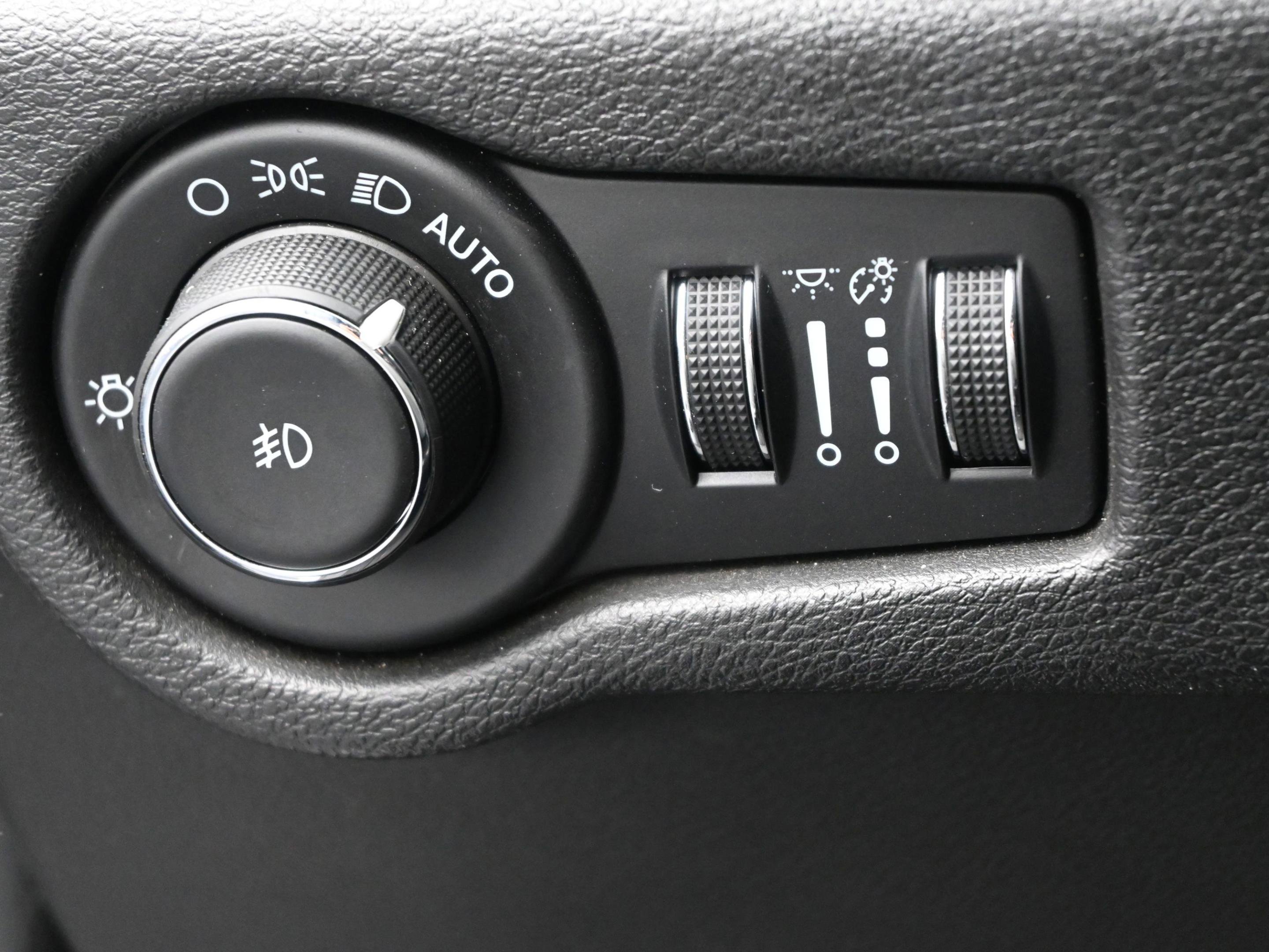 Used 2020 Chrysler Pacifica Touring-L w/ S Appearance Package image 22