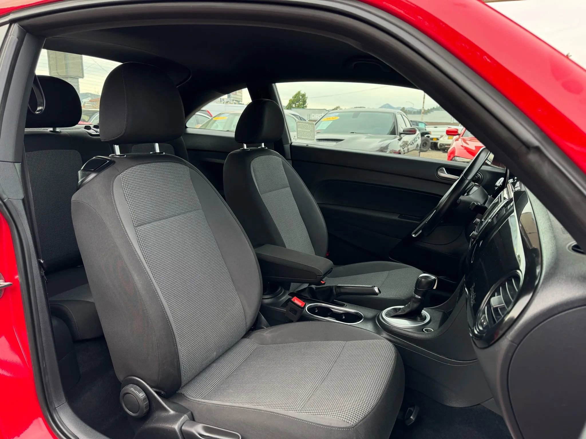 Used 2017 Volkswagen Beetle 1.8T S FWD image 28