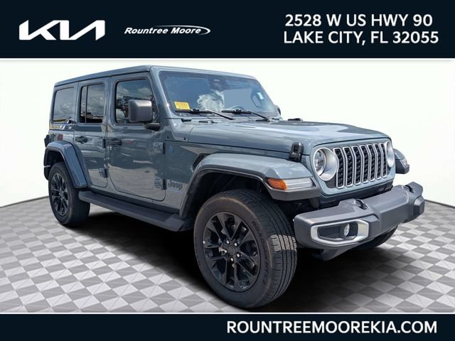 Used 2025 Jeep Wrangler Unlimited Sahara AWD/4WD image 1