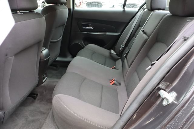 Used 2015 Chevrolet Cruze LT image 28