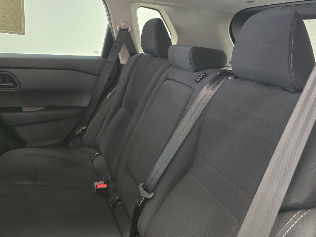 Used 2025 Nissan Rogue S FWD image 23