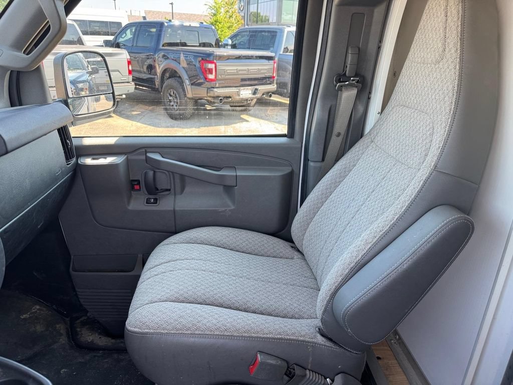 Used 2021 Chevrolet Express 3500 w/ Power Convenience Package RWD image 13