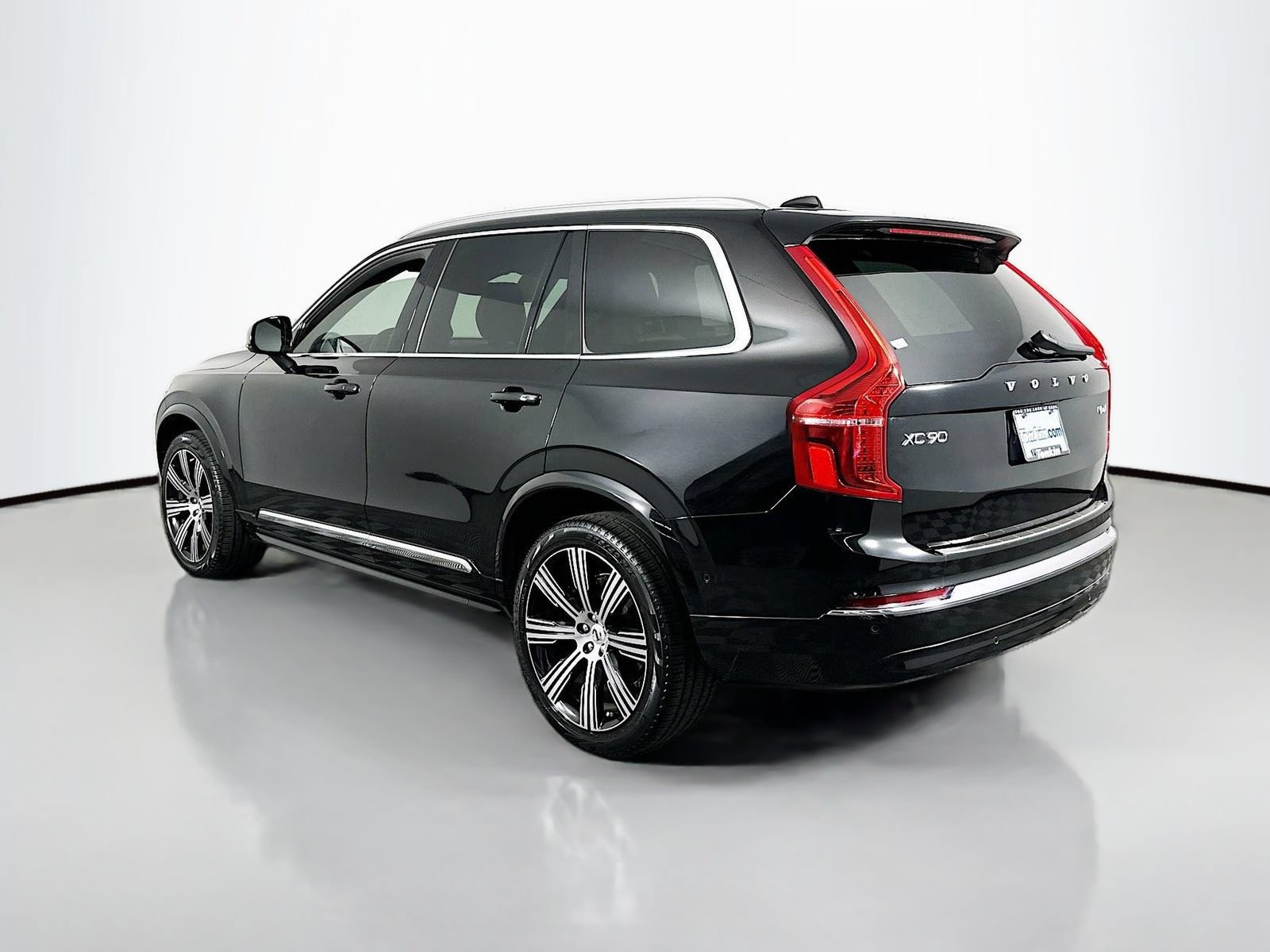 Used 2023 Volvo XC90 B6 Ultimate w/ Protection Package Premier AWD/4WD image 5