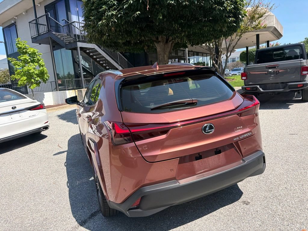 Certified 2025 Lexus UX 300h AWD w/ Accessory Package (Z1) image 22