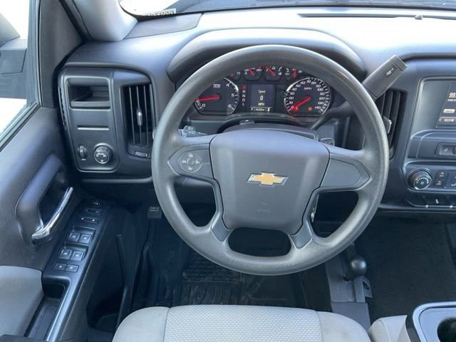 Used 2018 Chevrolet Silverado 1500 Custom w/ Custom Value Package AWD/4WD image 23