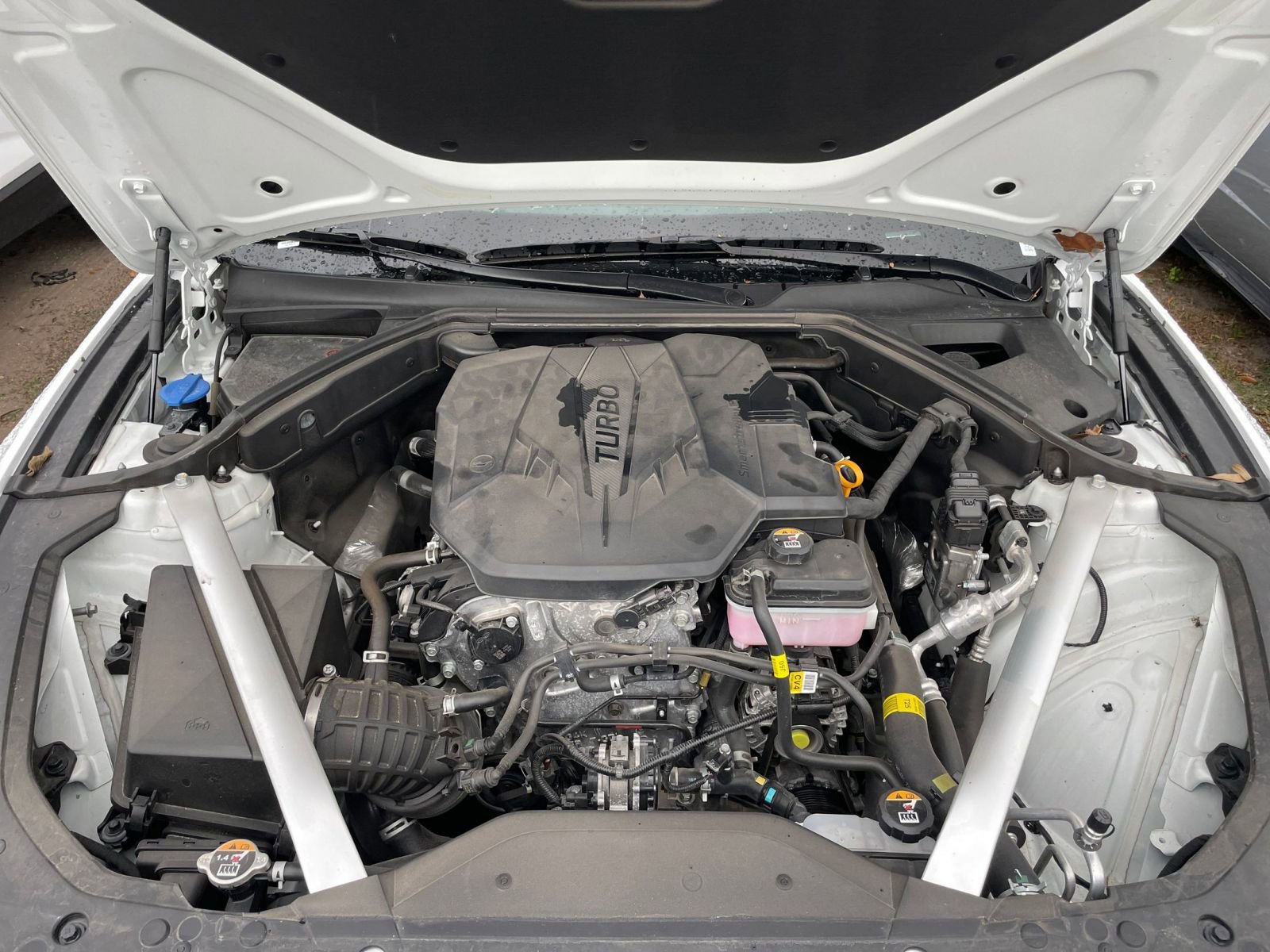 Used 2025 Genesis G70 2.5T image 33