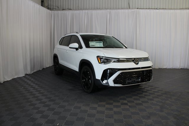 New 2025 Volkswagen Taos SEL image 31