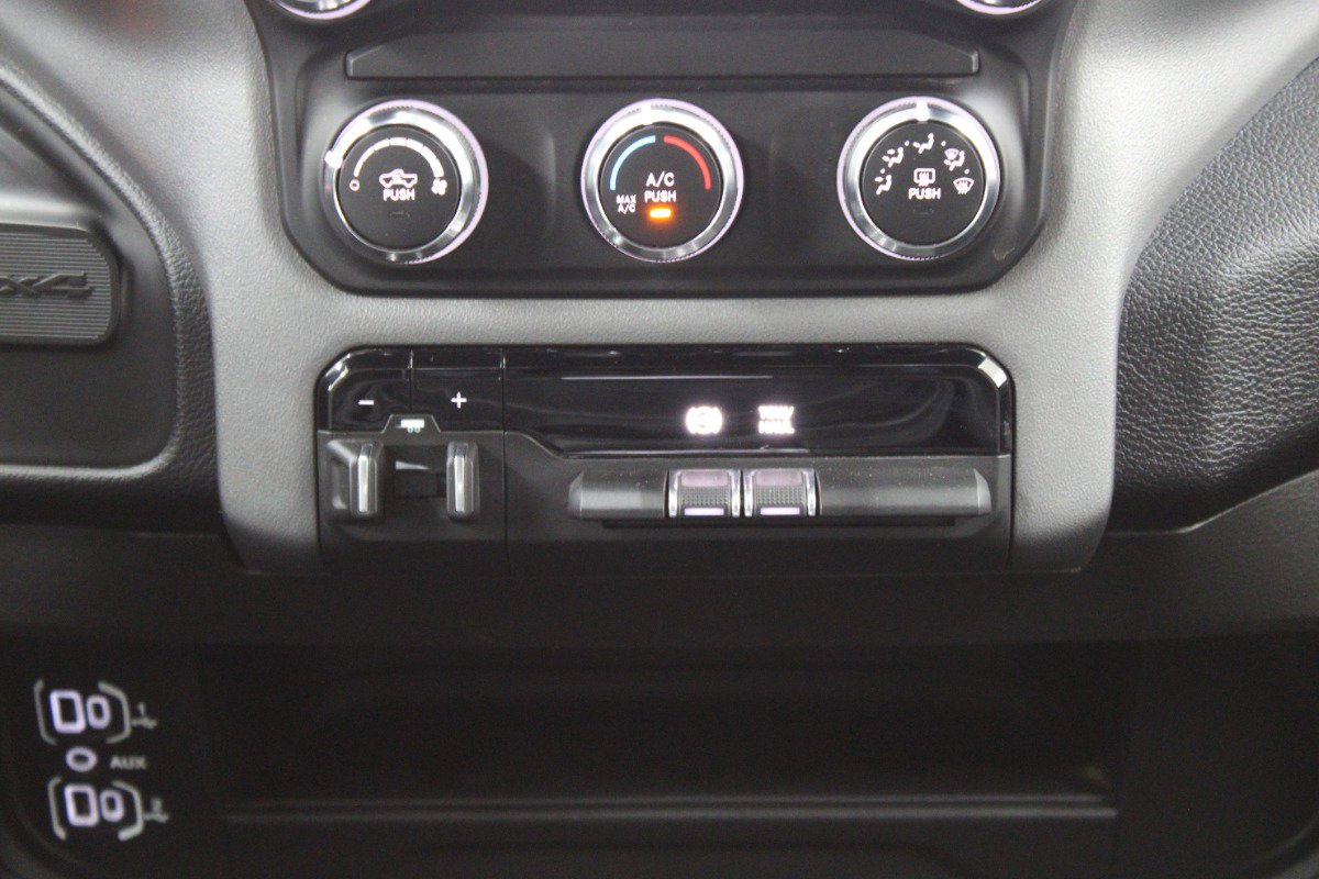 Used 2024 RAM 2500 Big Horn image 28