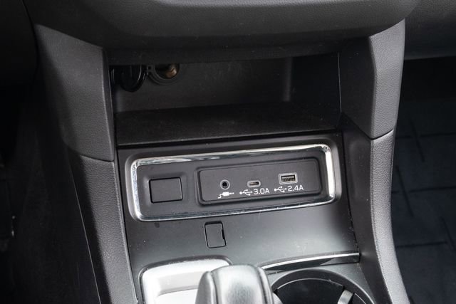 Used 2024 Subaru Ascent Premium w/ Convenience Package image 19