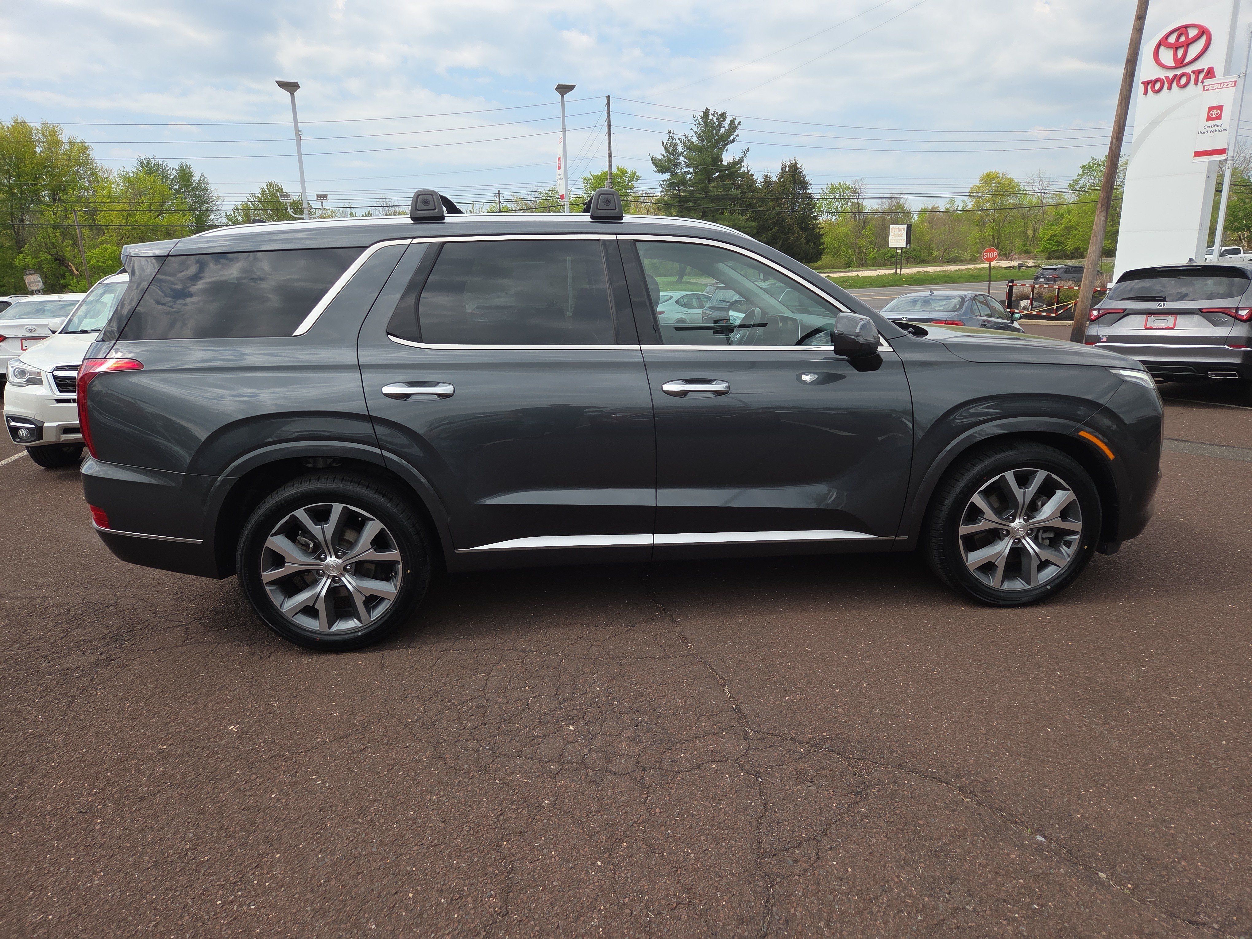 Used 2021 Hyundai Palisade Limited w/ Cargo Package AWD/4WD image 2