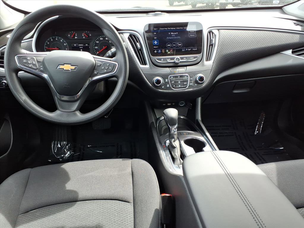 Used 2024 Chevrolet Malibu LT FWD image 9