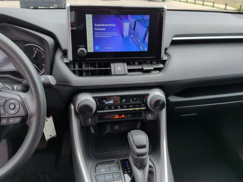 Used 2025 Toyota RAV4 LE image 22