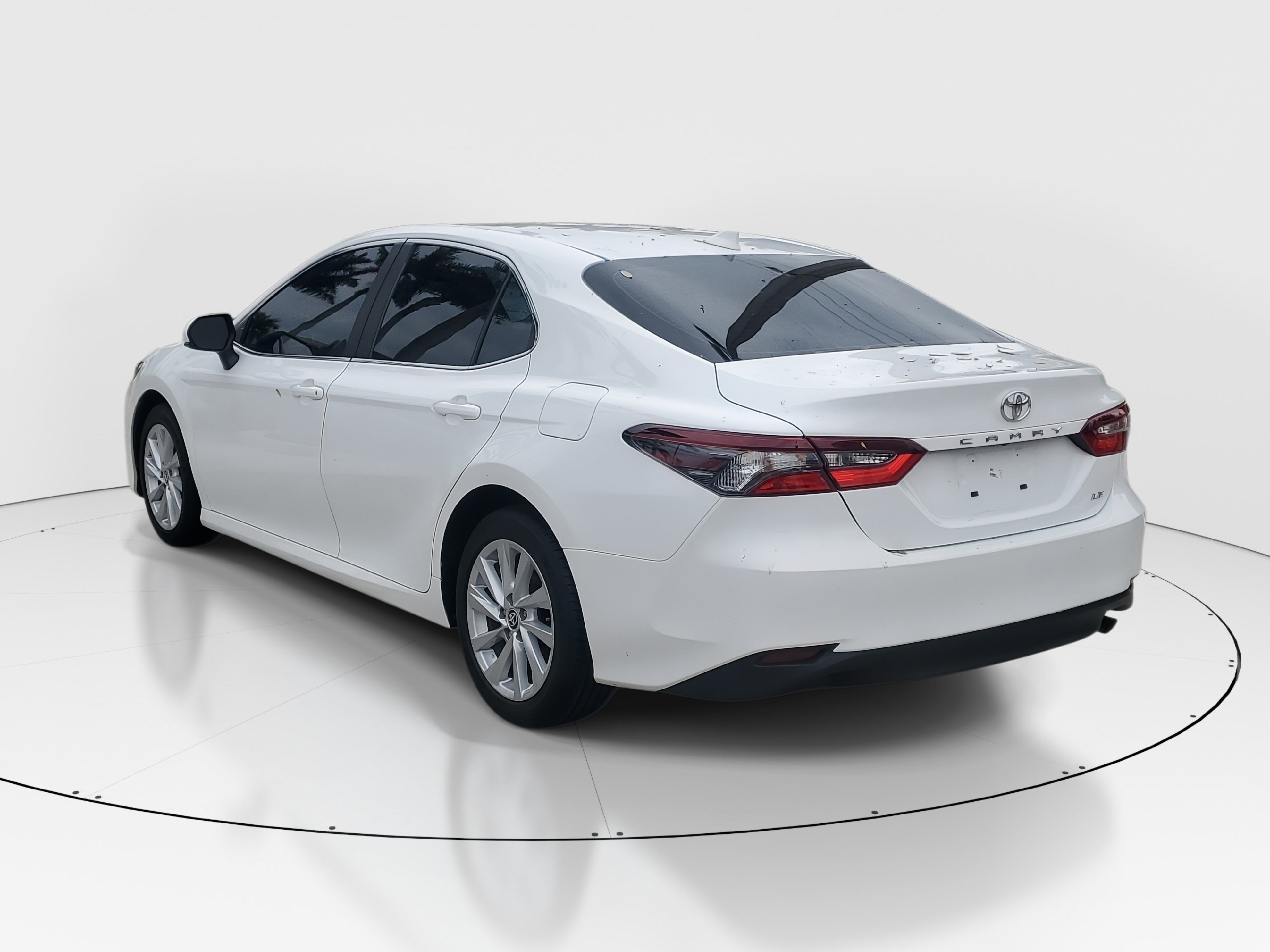 Used 2023 Toyota Camry LE image 5