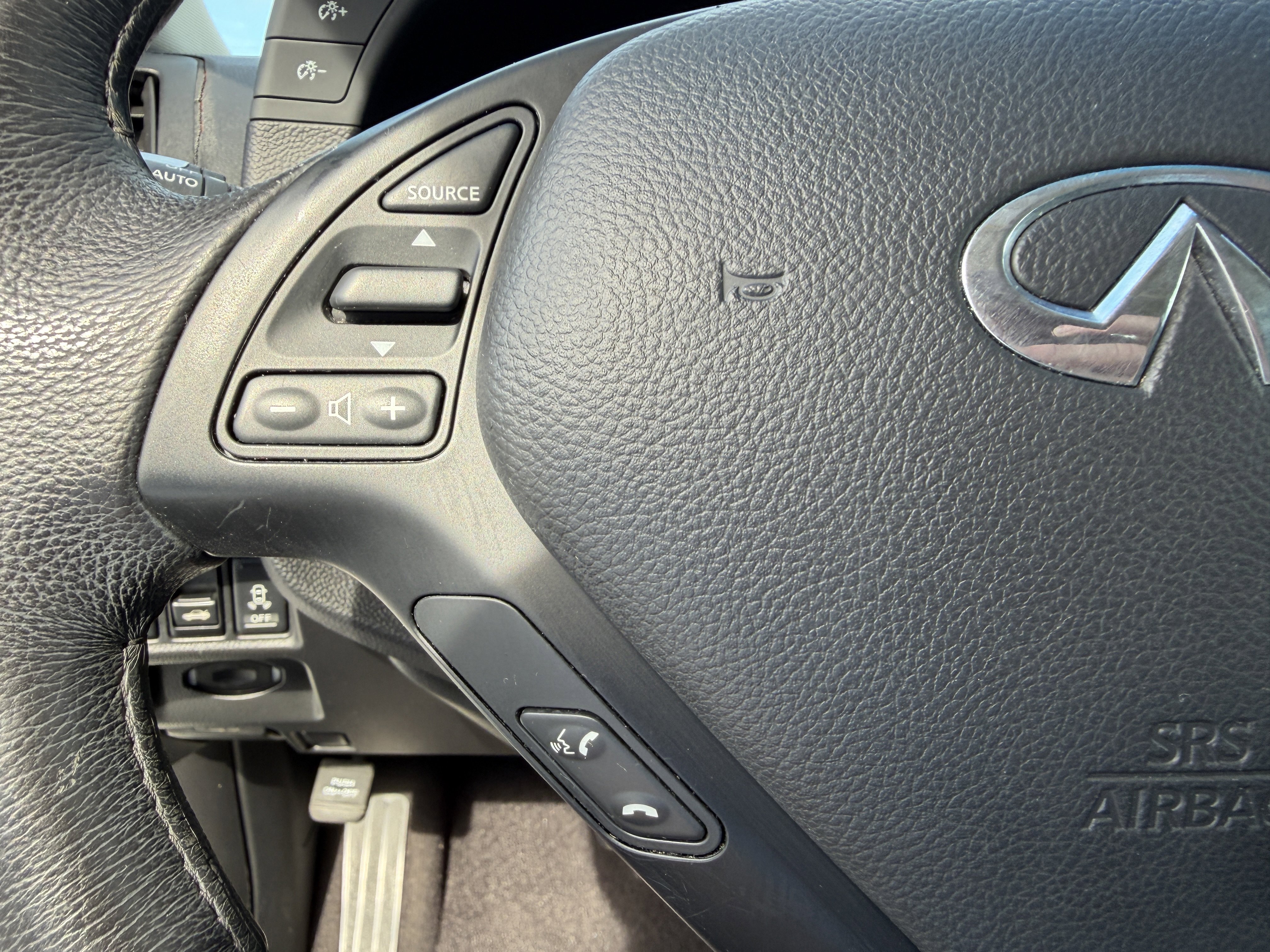 Used 2010 INFINITI G37 Journey w/ Premium Pkg image 23