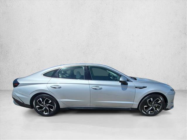 Used 2025 Hyundai Sonata SEL FWD image 4