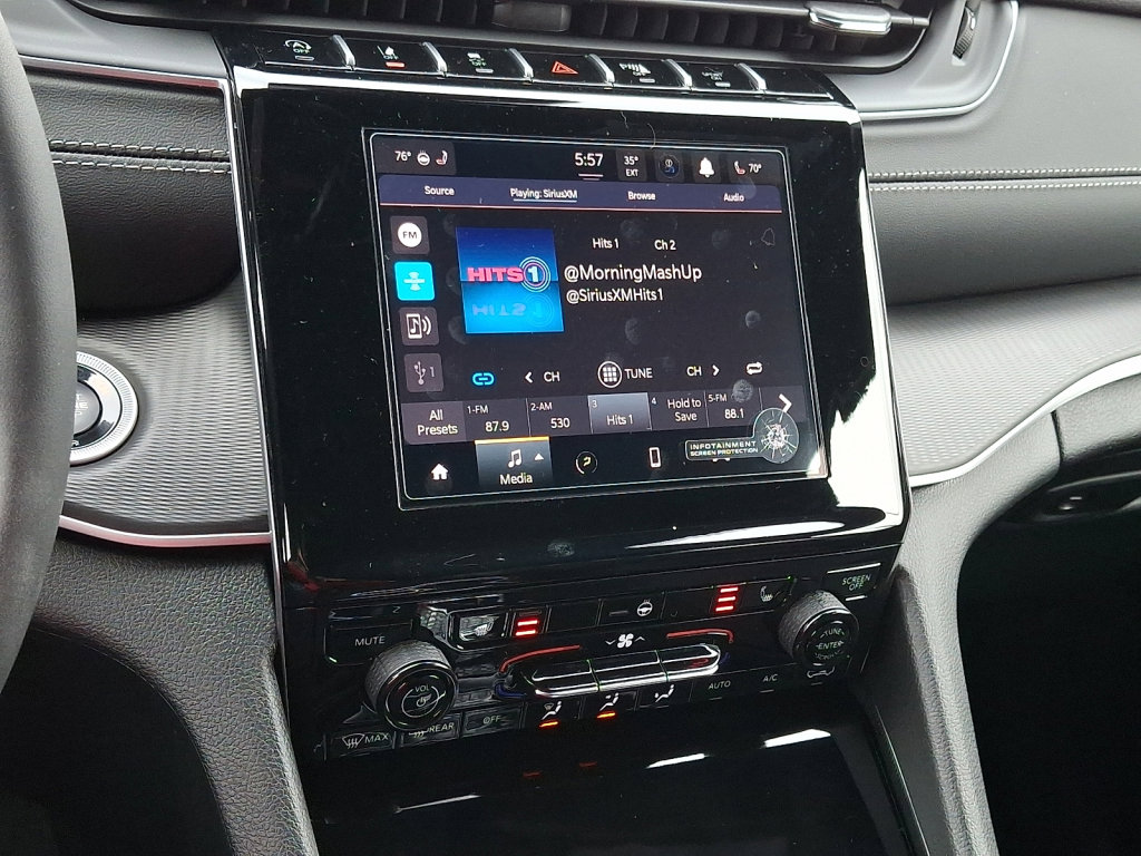 New 2025 Jeep Grand Cherokee L Altitude image 16