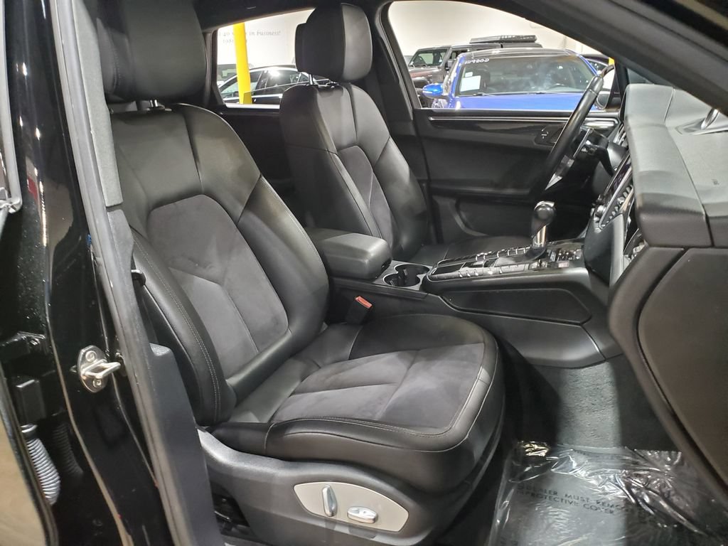 Used 2018 Porsche Macan AWD/4WD image 14