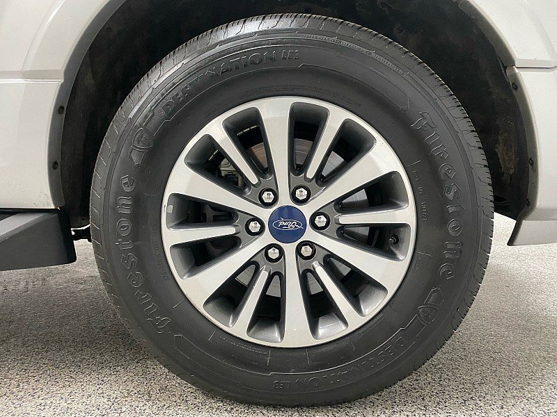 Used 2017 Ford Expedition XLT image 25