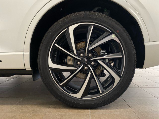New 2025 Lincoln Corsair Grand Touring w/ Equipment Group 301A AWD/4WD image 24