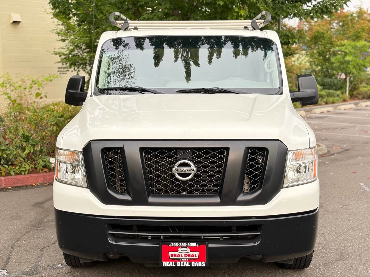 Used 2021 Nissan NV 2500 SV image 3