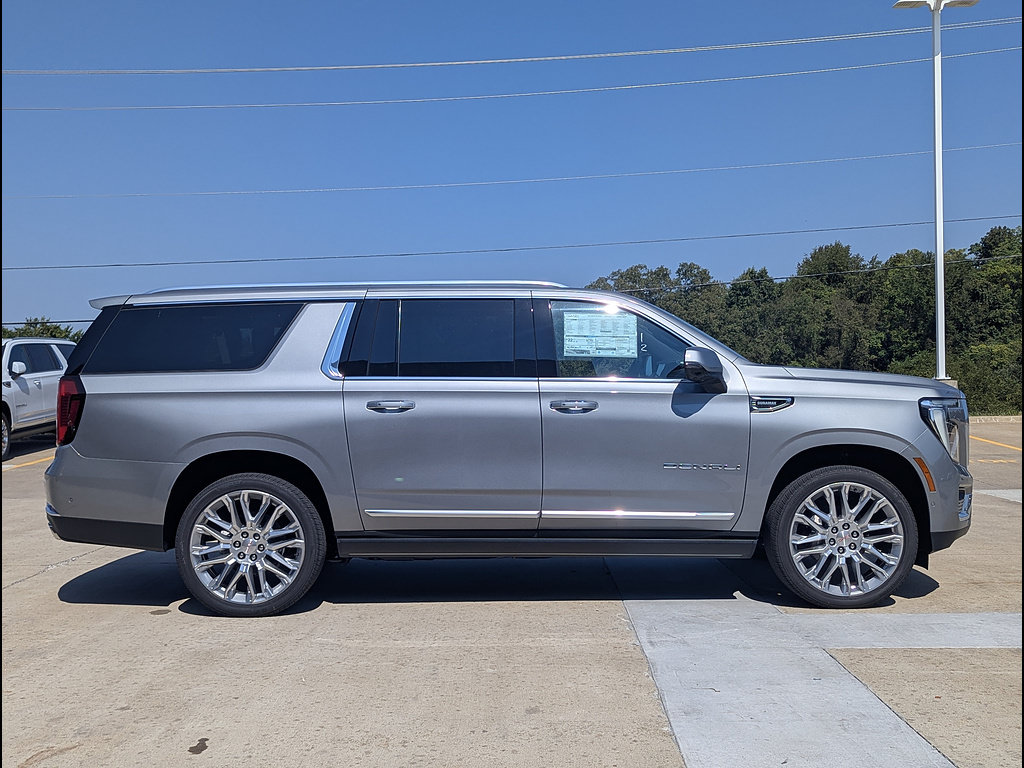New 2026 GMC Yukon XL Denali w/ Denali Reserve Package AWD/4WD image 6