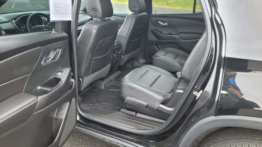 Used 2023 Chevrolet Traverse LT w/ LT Premium Package image 27