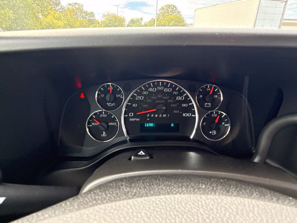 Used 2025 Chevrolet Express 3500 LT w/ LT Preferred Equipment Group RWD image 28