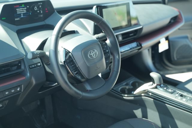 Used 2025 Toyota Prius Plug-In Hybrid FWD image 26