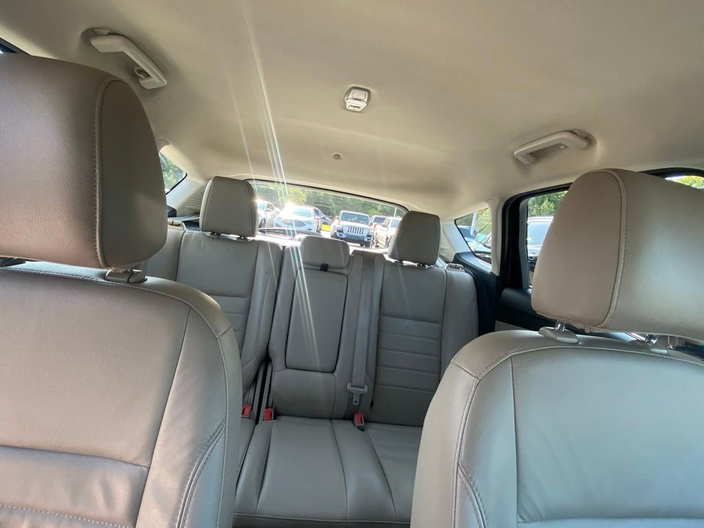 Used 2015 Ford C-MAX SEL w/ Equipment Group 302A FWD image 27